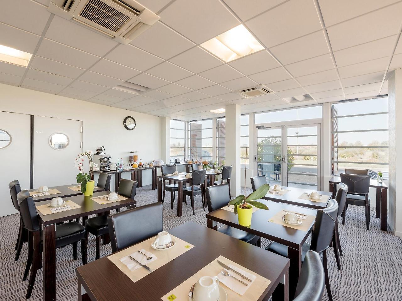 Cit'Hotel Talencia Thouars Exteriör bild