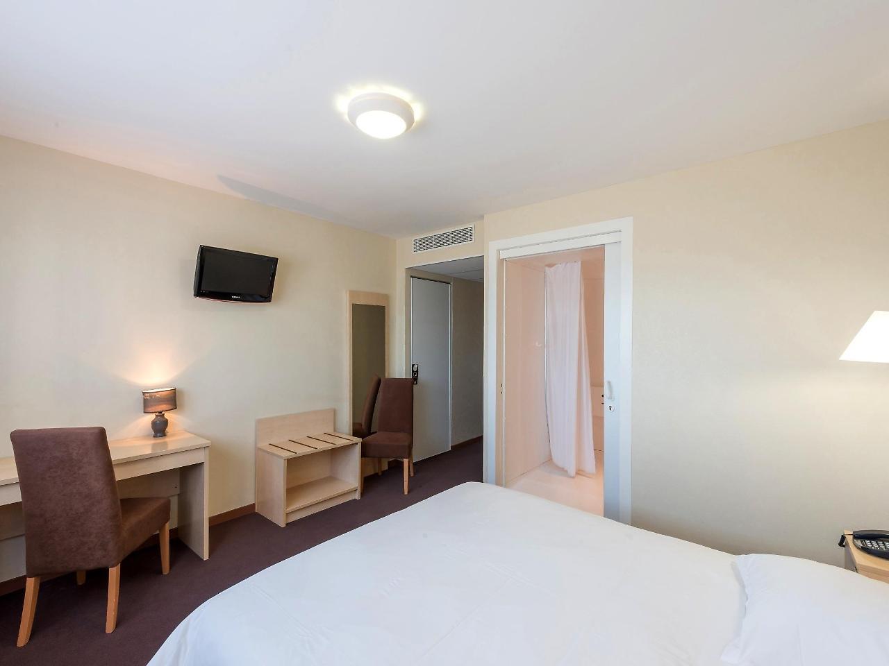 Cit'Hotel Talencia Thouars Exteriör bild