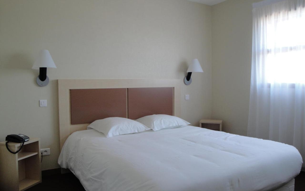 Cit'Hotel Talencia Thouars Exteriör bild