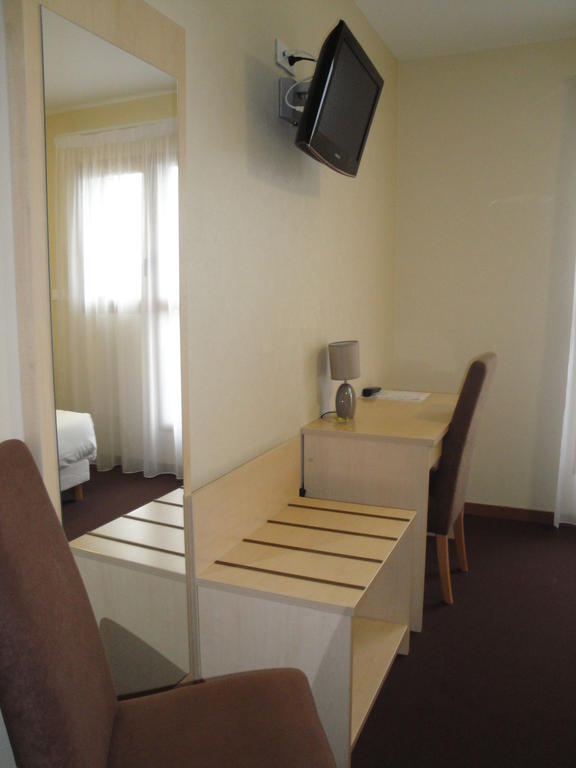 Cit'Hotel Talencia Thouars Rum bild