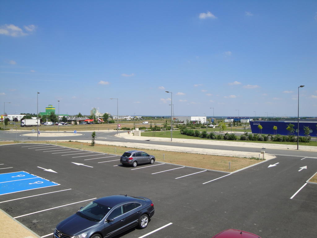Cit'Hotel Talencia Thouars Exteriör bild